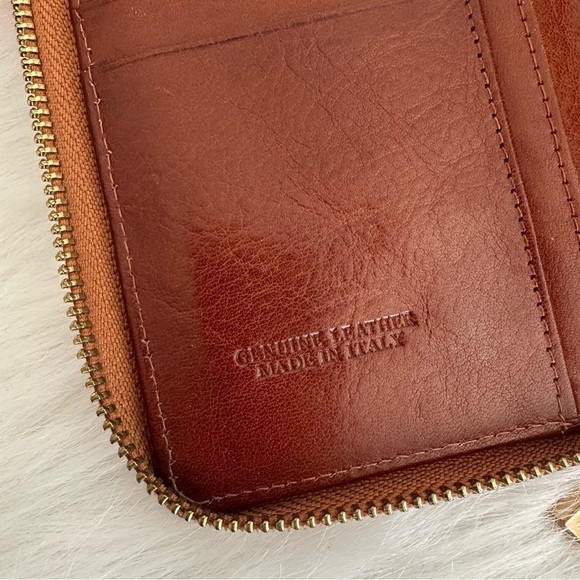 Valentina Italy Embossed Genuine Leather Floral Zip Around Wallet - Picture 3 of 10